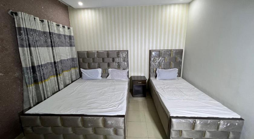 Oriole Luxury Hotel - image 12