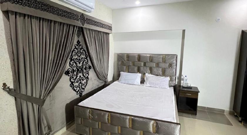 Oriole Luxury Hotel - image 11