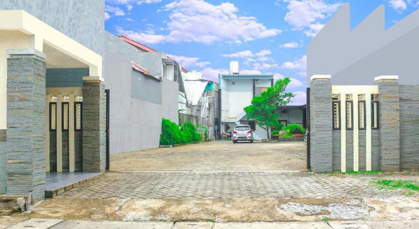 OYO 90214 Hp Residence photo