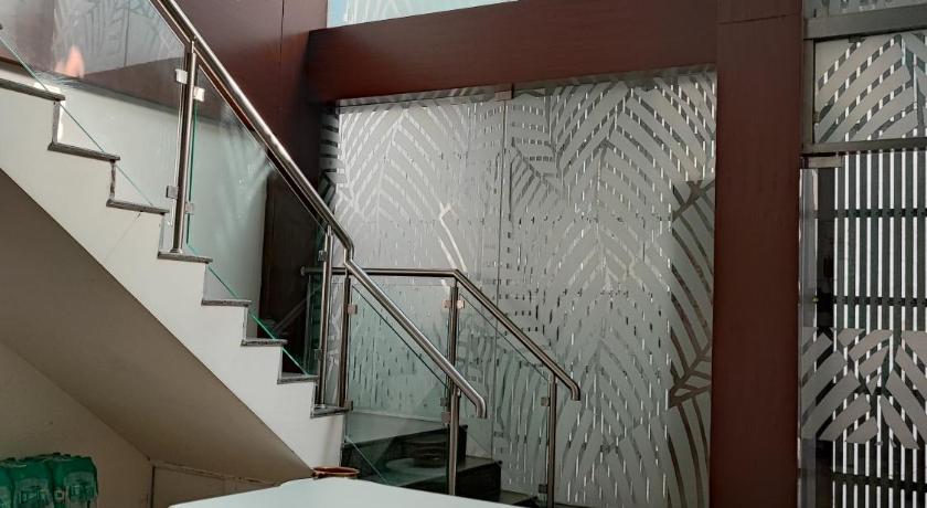 HOTEL RAAJ PEARL – Chennai, IL