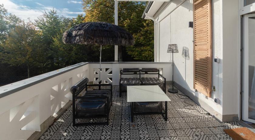 Design-Loft und Apartment im Villenviertel photo