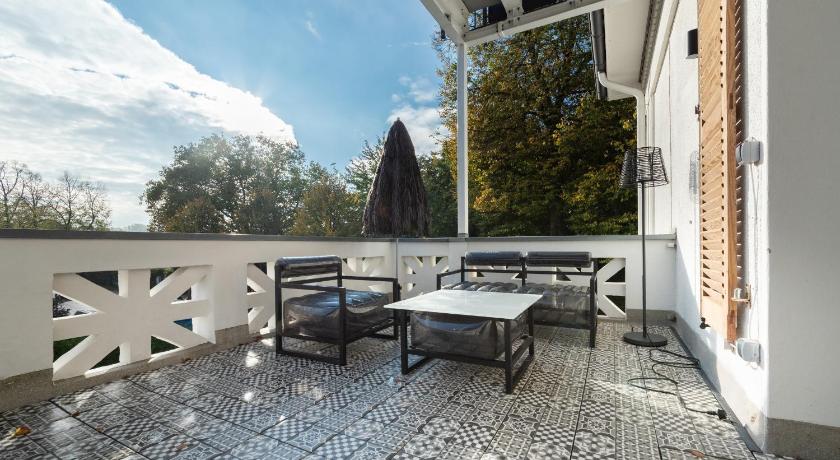 Design-Loft und Apartment im Villenviertel photo