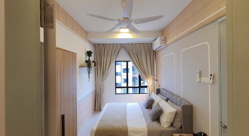 Cozy 2 bedrooms 4 pax Menjalara Near Desa Park City photo