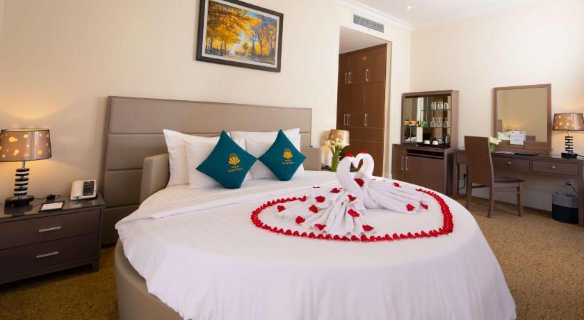 Image of Junior Suite - Non-Smoking 17