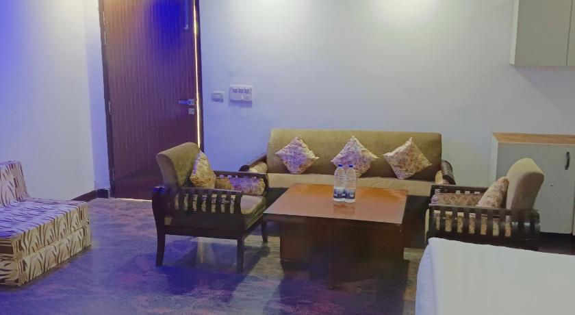 Hotel Singh Residency Medanta photo
