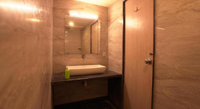 Hotel Derby Lodging & Boarding By WB Inn photo