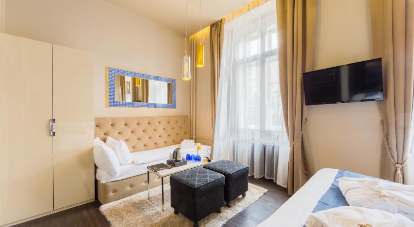Image of Superior Room 3