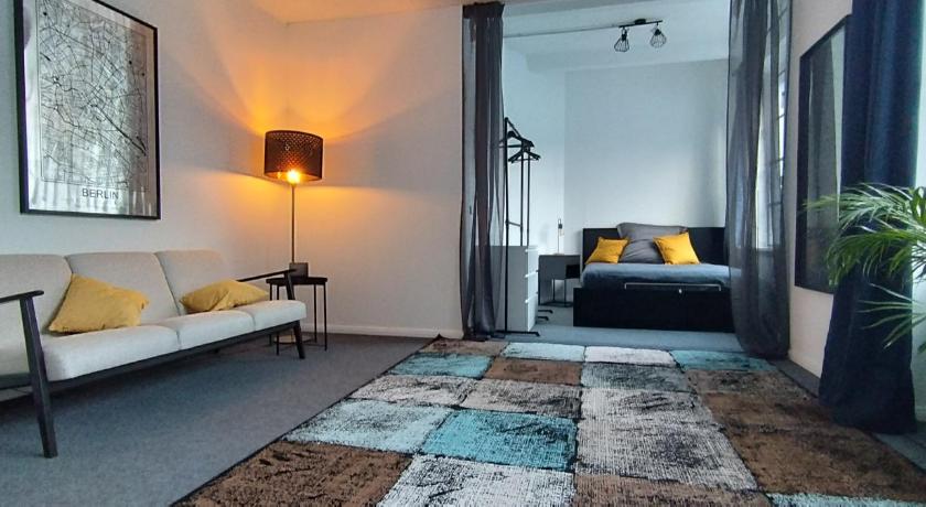 Berlin Loft46 - Self Checkin - Long and Shortstay 3-Star Guesthouse view