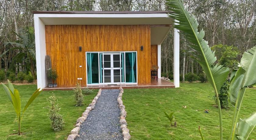 Phatthalung Noi’s Paradise Homestay 4-Star Guesthouse exterior