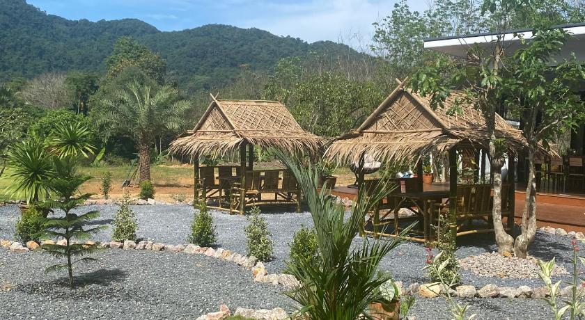 Phatthalung Noi’s Paradise Homestay 4-Star Guesthouse restaurant