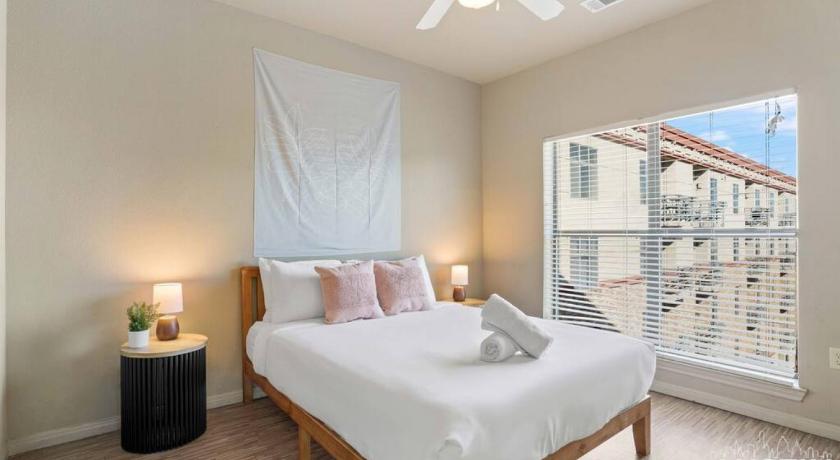 Austin Space for 8 Near Downtown Easy Walk to UT Campus 4-Star Accommodation exterior