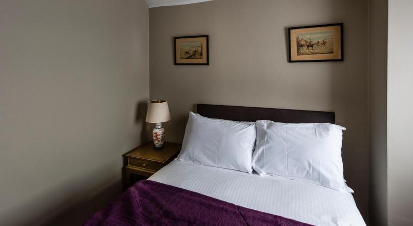 Brook Whipper-In Hotel photo