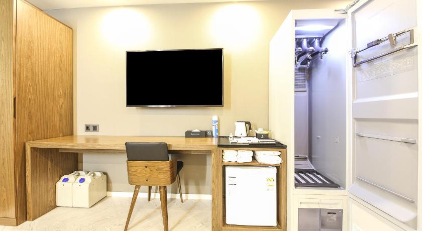 Busan Maron Hotel Nampo 2-Star Hotel lobby