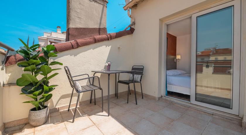 Image of Superior Double Room with Terrace 5