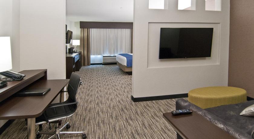 Holiday Inn Austin Airport