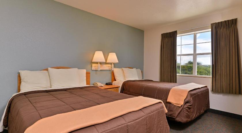 Americas Best Value Inn & Suites Winnie