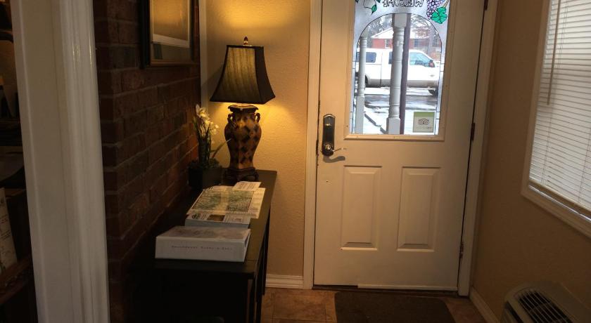 Brydan Suites photo