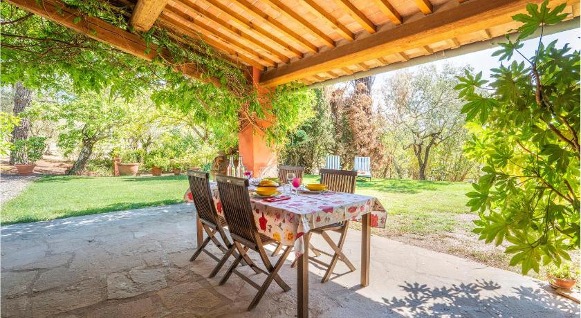 Stunning home in Impruneta with 3 Bedrooms and WiFi photo