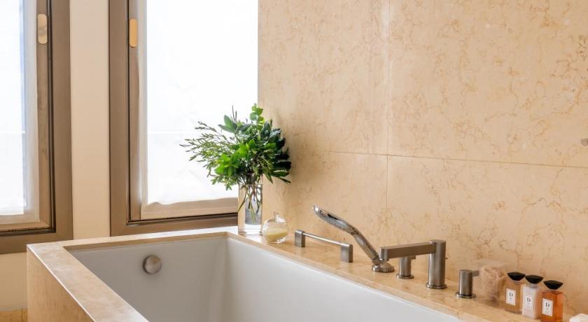 Image of Park Deluxe Suite 12