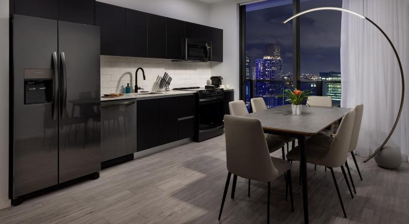 City View Three Bedroom Suite with King/Queen/Queen fotója 3