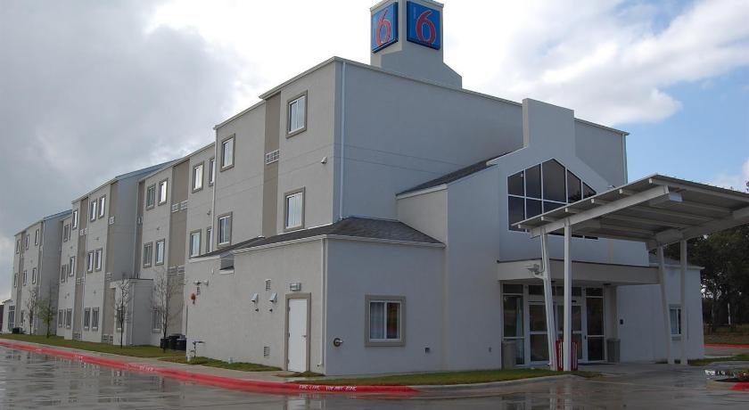 Motel 6-Cedar Park, TX