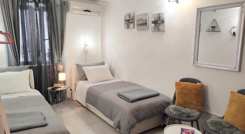 Apartments & Rooms As photo