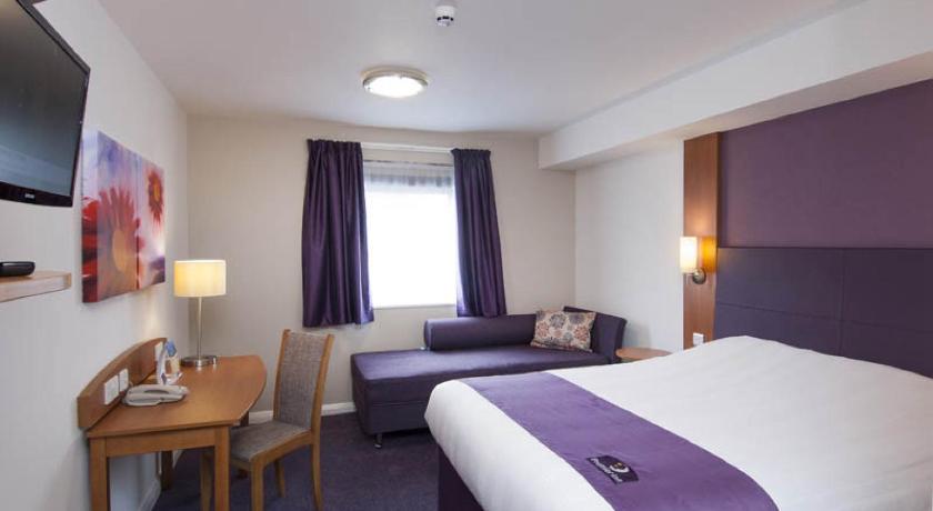 Premier Inn Manchester Airport Runger Lane South