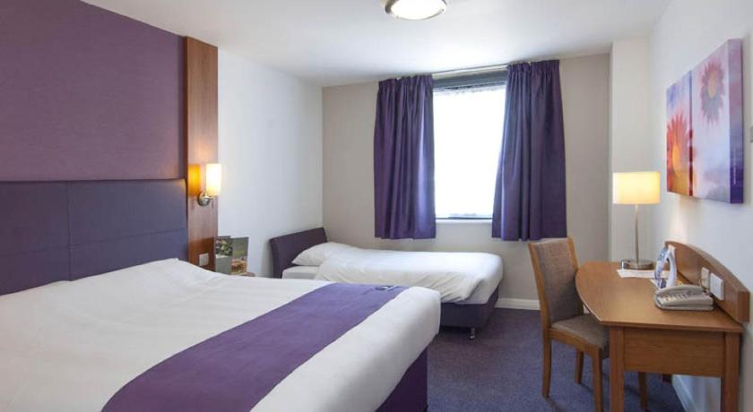 Premier Inn Manchester Airport Runger Lane South