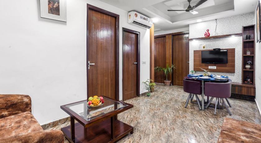 Homlee Divya Apt Vaishali 3 bhk with kitchen &amp; Parking — Hotel in New Delhi and NCR