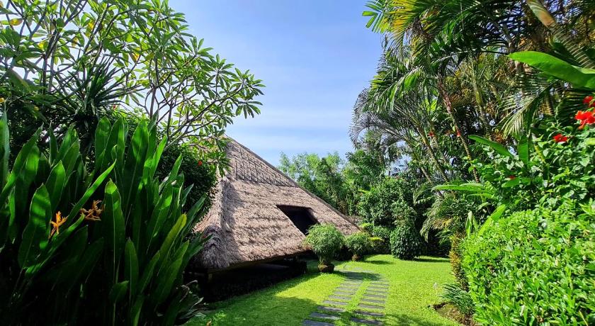 Tampilan Villa Louise