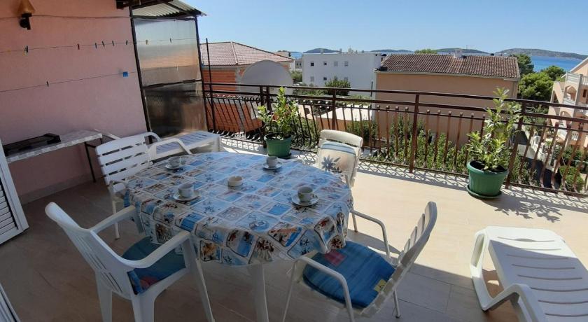 Guesthouse Brodarica (3814) — Hotel in Brodarica