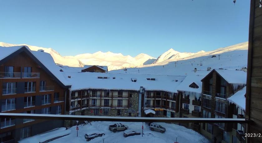 Frozen View New Gudauri photo