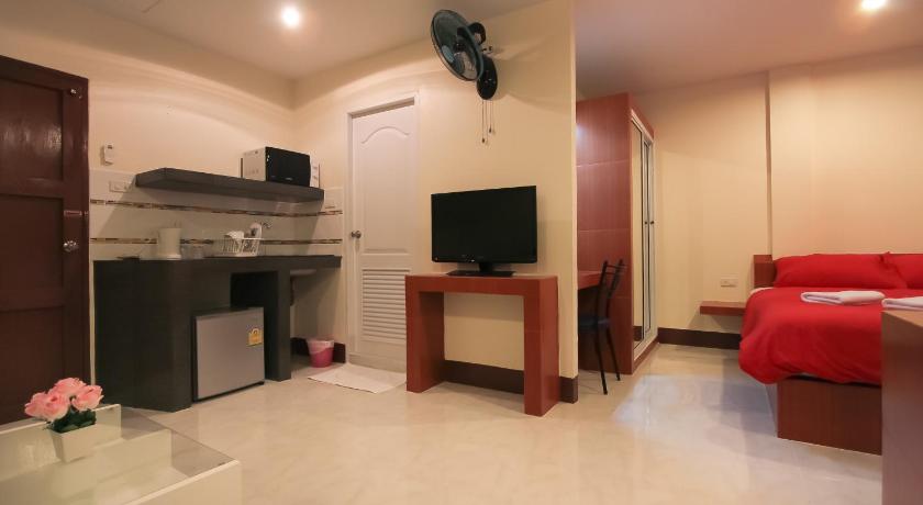 Image of Superior Room Back 1