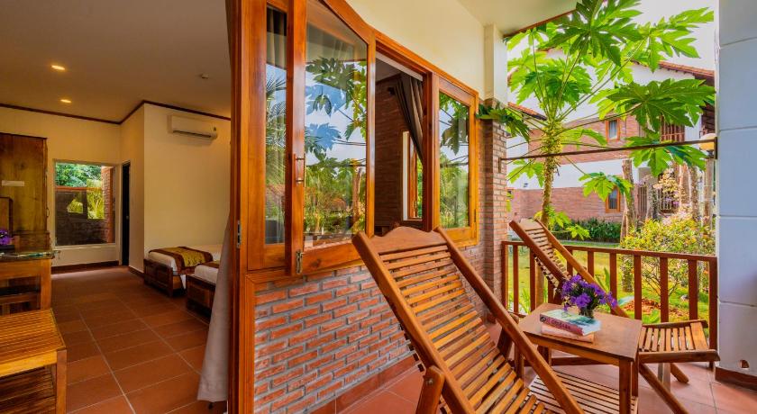 Image of Deluxe Twin Room with Garden View 1
