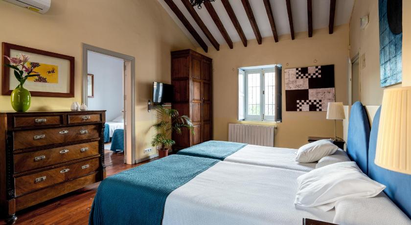 Image of Family Room 9