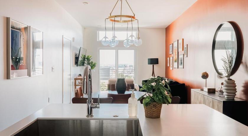 Denver Gallery Retreat - Skyline Views - Zuni Lofts 3-Star Accommodation amenity