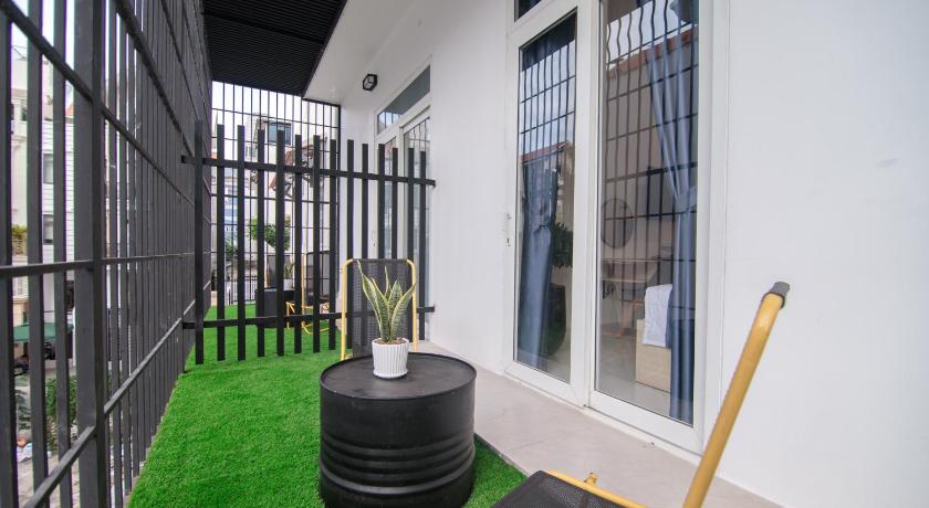 ホーチミン Bin Bin Hotel 8 - Near Sunrise City District 7 2つ星 ホテル プール