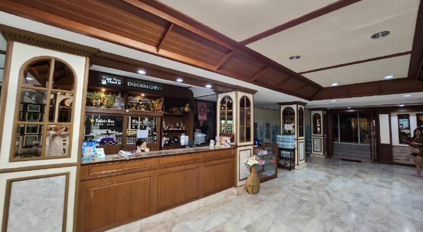 パタヤ White Rose​ Hotel​ II​ 3つ星 ホテル 眺望