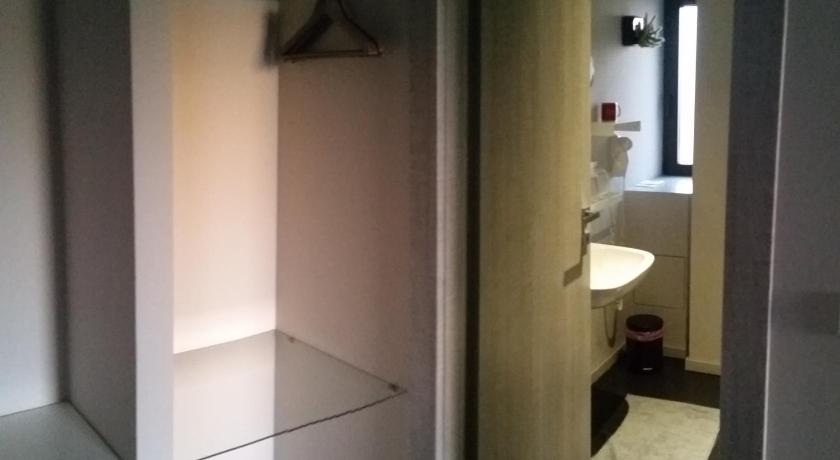 Фото: Двухместный номер с 1 кроватью и собственной ванной комнатой (Double room with private bathroom) 1
