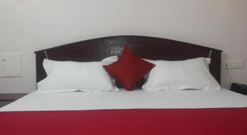 Deluxe Double Room (2 Adults + 1 Child)