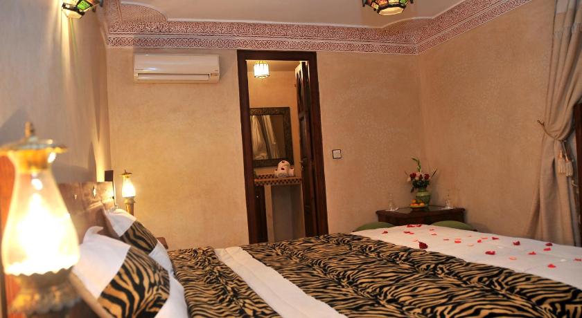 Image of Standard King Bed 6