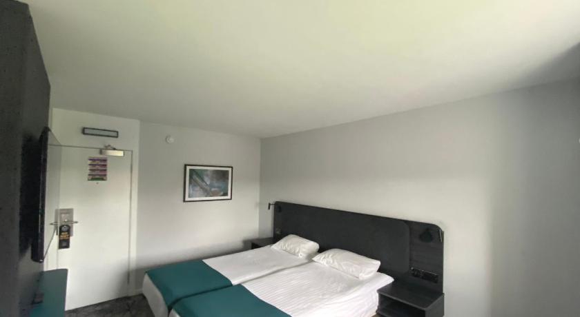Image of Superior Twin Room 7