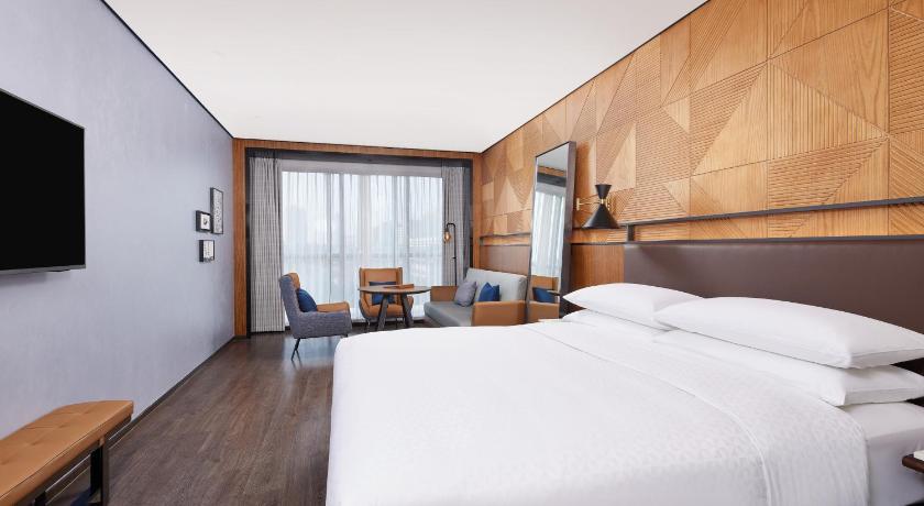 Image of Traditional, Guest room, 1 King, Low floor 1