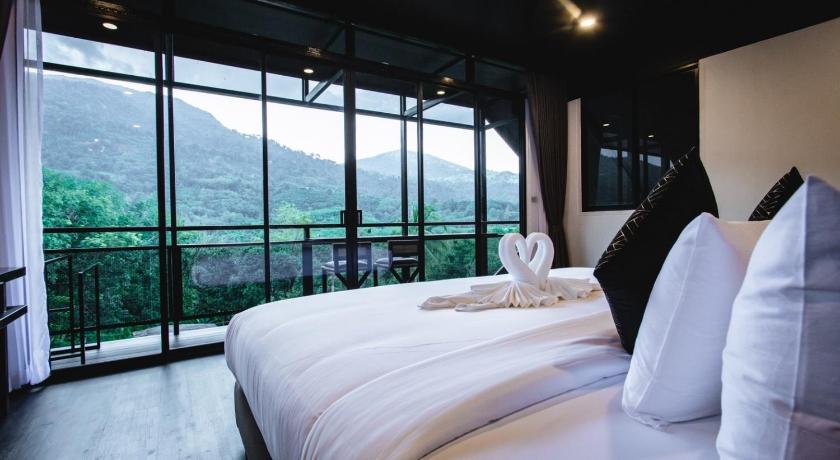 Image of Grand Deluxe Room 4
