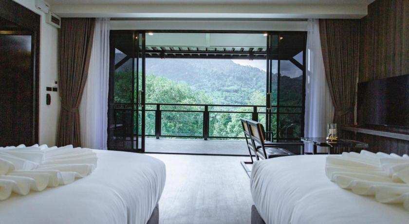 Image of Standard Twin Room with Mountain View 1