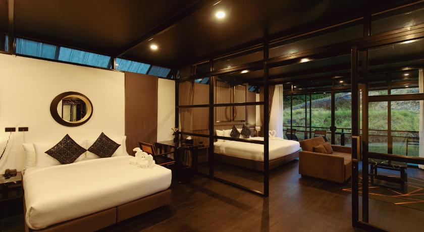 Image of 2-Bedroom Room with King Bed and Queen Bed 8
