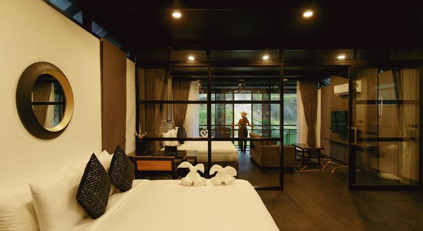 Image of 2-Bedroom Room with King Bed and Queen Bed 7