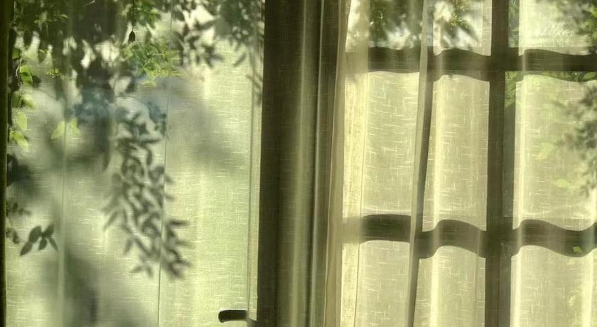 Image of Queen Room with Garden View 17