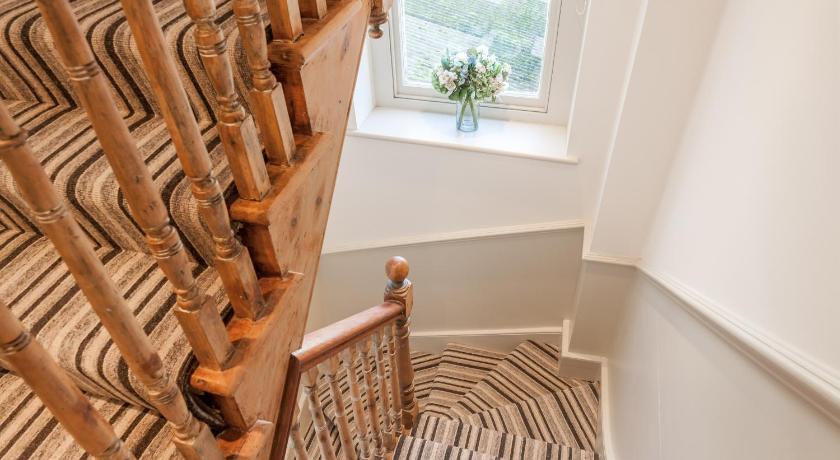 City Centre Stunning House-Roman Baths - 3min walk - 4 Bedrooms photo