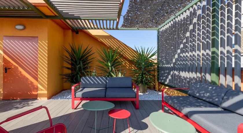 Jardinets De Gracia by The 5ve Soul photo